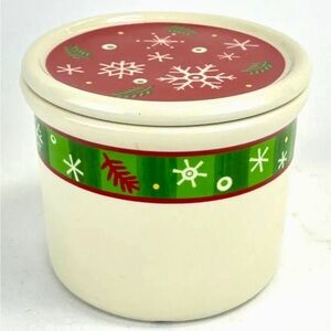 Longaberger Holiday crock w/coaster. 1 pint 4.5”x3.5”